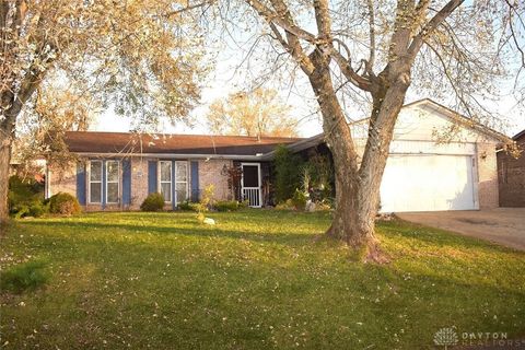 Photo of 1012 Gribble Drive, Franklin, OH 45005 (MLS # 948915)