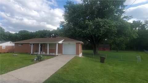 Photo of 467 Lomar Drive, Carlisle, OH 45005 (MLS # 959214)
