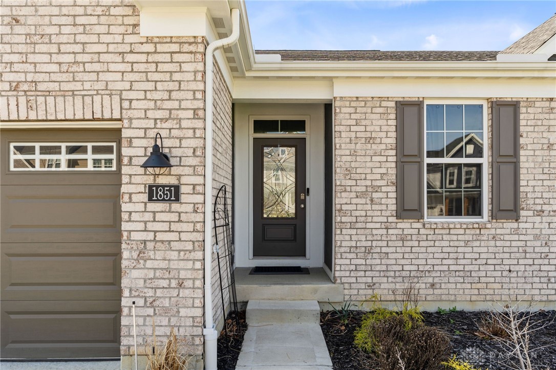 1851 Kingsbarn Court, Miamisburg, Ohio image 4