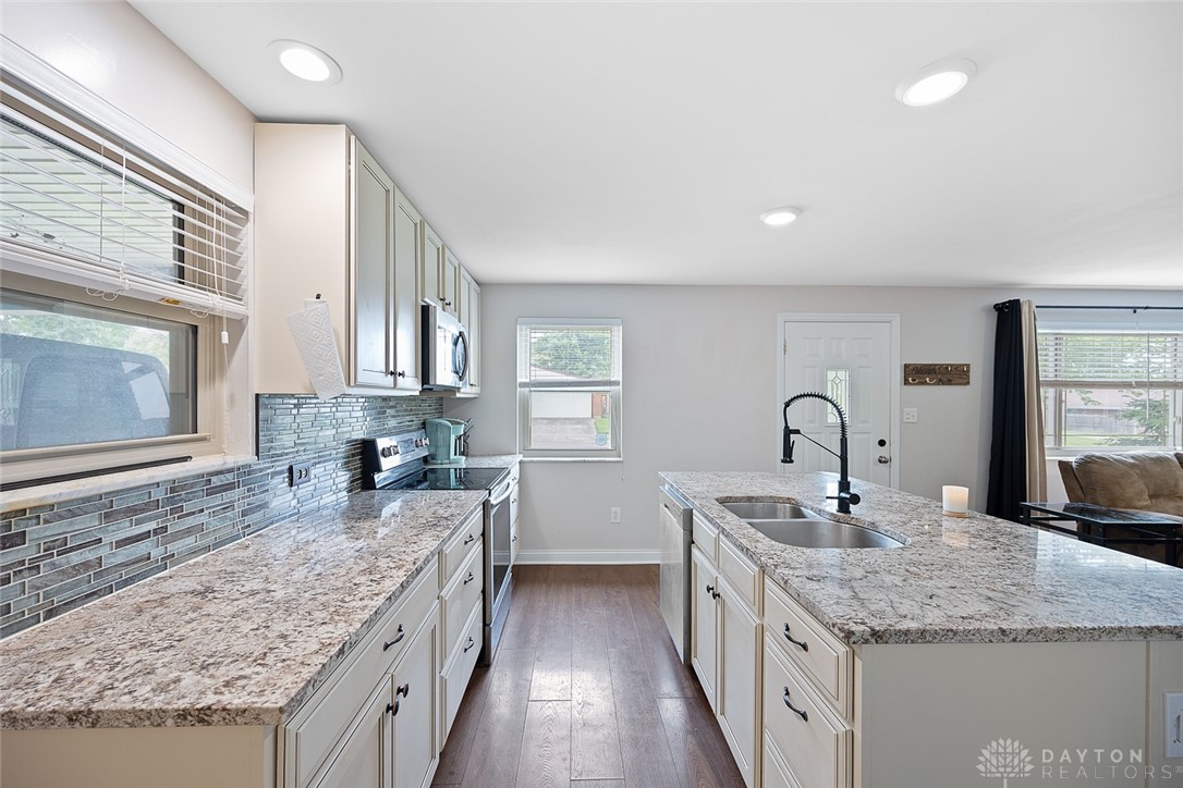 2732 Mohican Avenue, Kettering, Ohio image 11