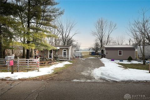 Photo of 6342 Saxony Road, Miamisburg, OH 45342 (MLS # 952281)