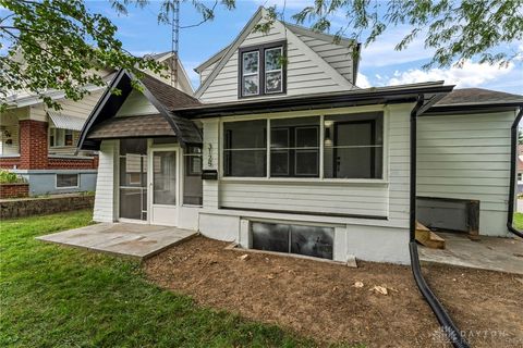 Photo of 3125 Wellington Drive, Dayton, OH 45410 (MLS # 941026)