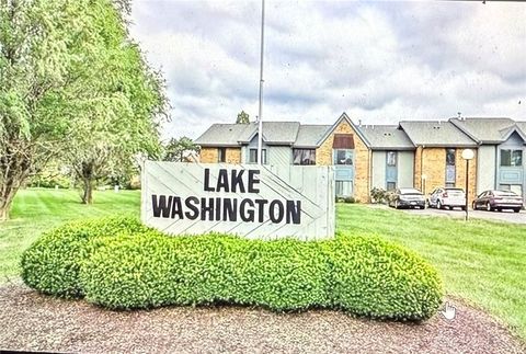 Photo of 1943 Washington South Drive, Dayton, OH 45458 (MLS # 946178)