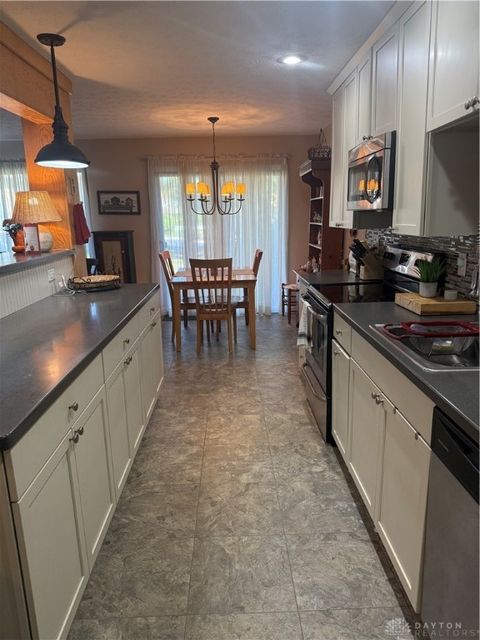 Tiny photo for 1943 Washington South Drive, Dayton, OH 45458 (MLS # 946178)