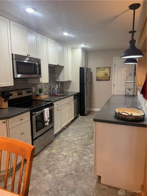 Tiny photo for 1943 Washington South Drive, Dayton, OH 45458 (MLS # 946178)