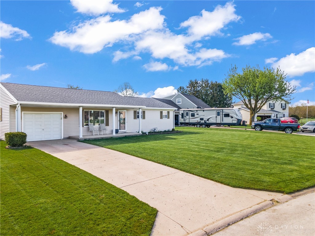 415 Debra Drive, Botkins, Ohio image 3