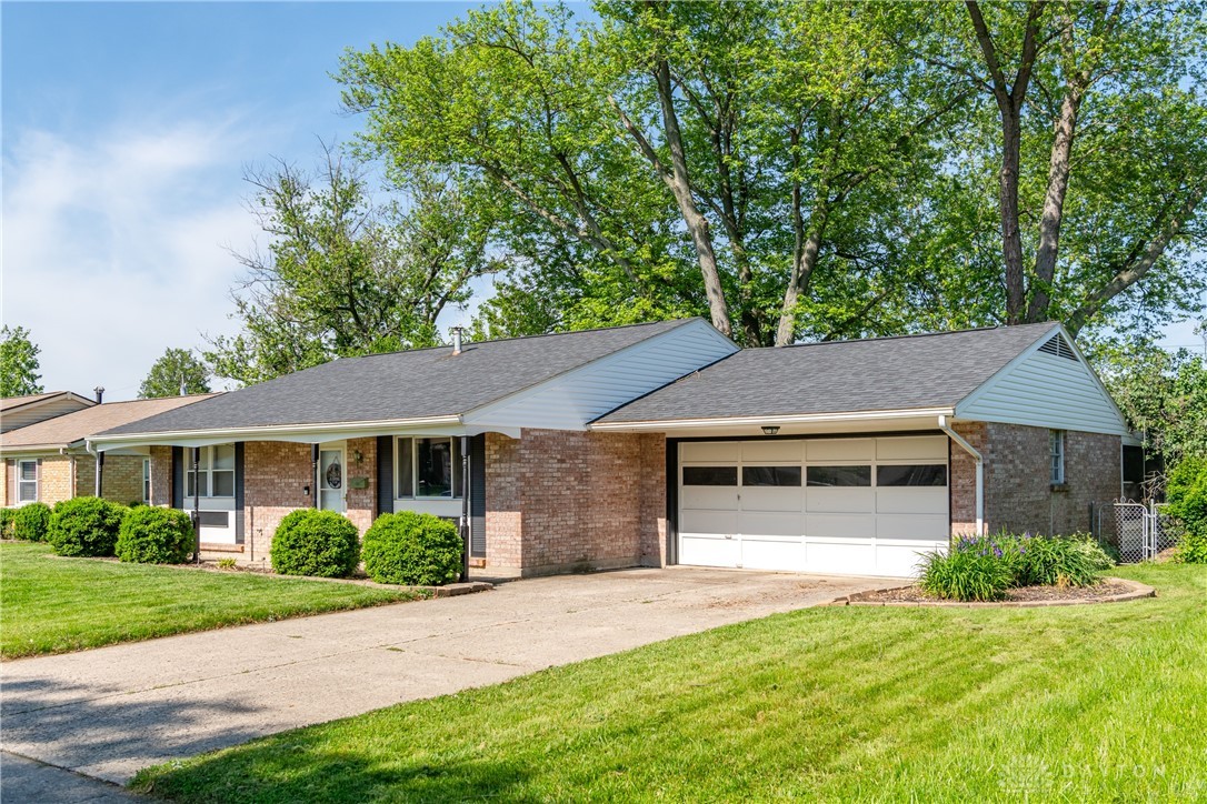 730 Maplecrest Drive, Troy, Ohio image 1