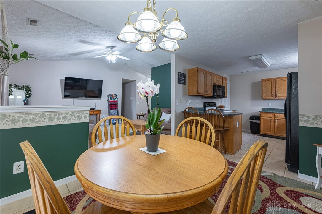 82 Choctaw Circle, Franklin, Ohio image 6
