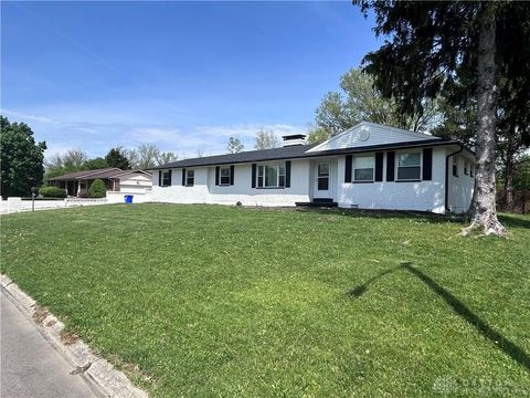 Photo of 760 Accent Park Drive, Dayton, OH 45417 (MLS # 948323)