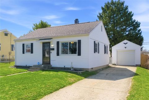 Homes For Sale - 2409 Mayfair Drive<br/> Clark County, Springfield, OH 45505