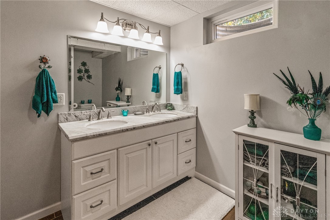 New Jasper Twp, Ohio 45335, United States, 4 Bedrooms Bedrooms, ,3 BathroomsBathrooms,Residential,Active,220233