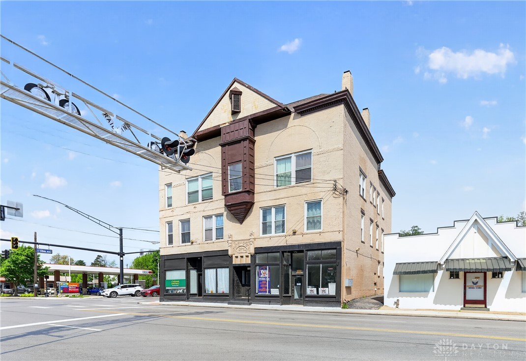 7045-7049 Montgomery Road