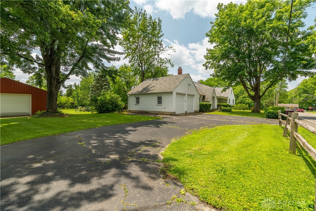 3950 W Gingham Fred Road, Tipp City, Ohio image 3