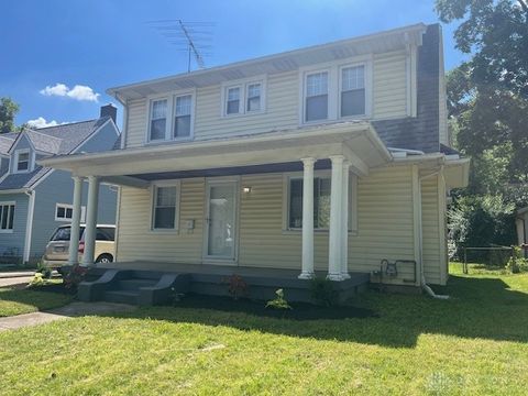 Photo of 417 Sandalwood Drive, Dayton, OH 45405 (MLS # 937727)