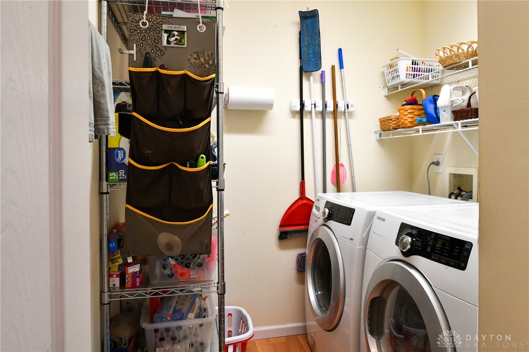 Lebanon, Ohio 45036, United States, 3 Bedrooms Bedrooms, ,3 BathroomsBathrooms,Residential,Pending,126359