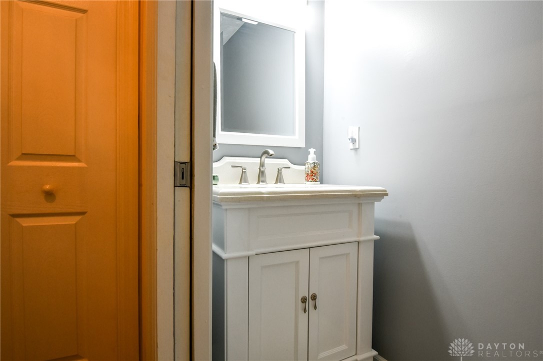 Lebanon, Ohio 45036, United States, 3 Bedrooms Bedrooms, ,3 BathroomsBathrooms,Residential,Pending,126359