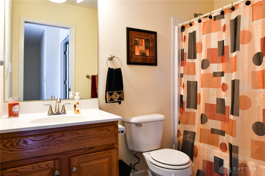 Lebanon, Ohio 45036, United States, 3 Bedrooms Bedrooms, ,3 BathroomsBathrooms,Residential,Pending,126359