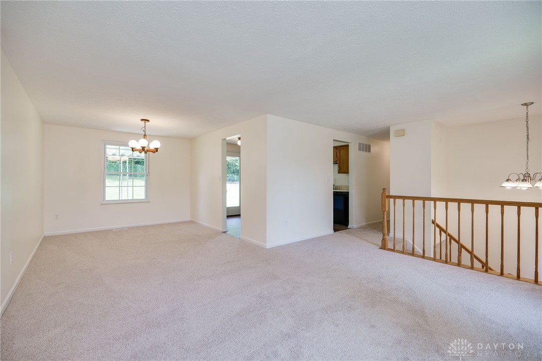 539 Fitzooth Drive, Miamisburg, Ohio image 8