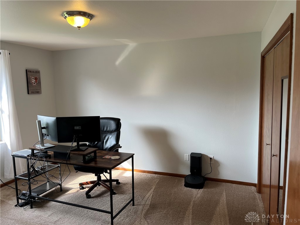 5585 W Ridgewood Road, Springfield, Ohio image 14
