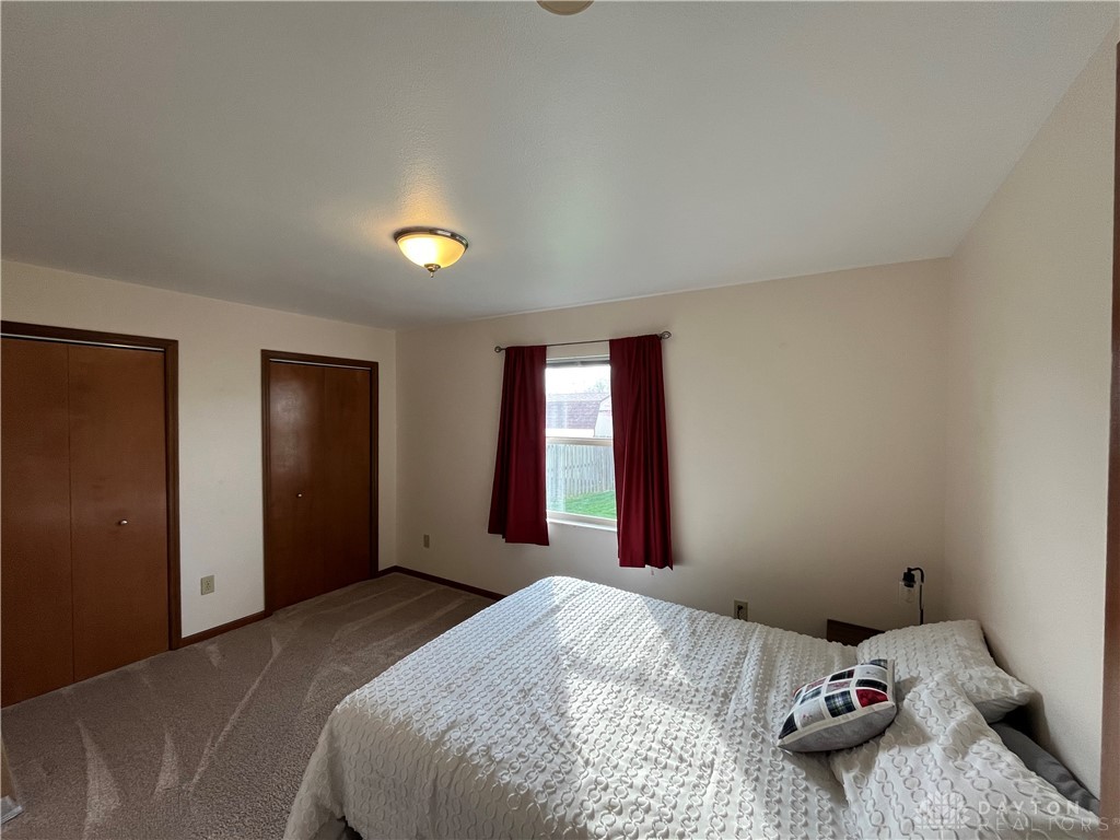 5585 W Ridgewood Road, Springfield, Ohio image 16