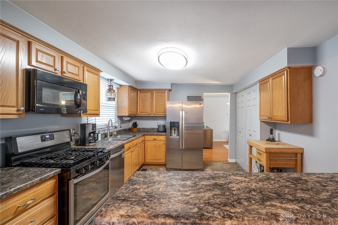 1481 Edenwood Drive, Beavercreek, Ohio image 10