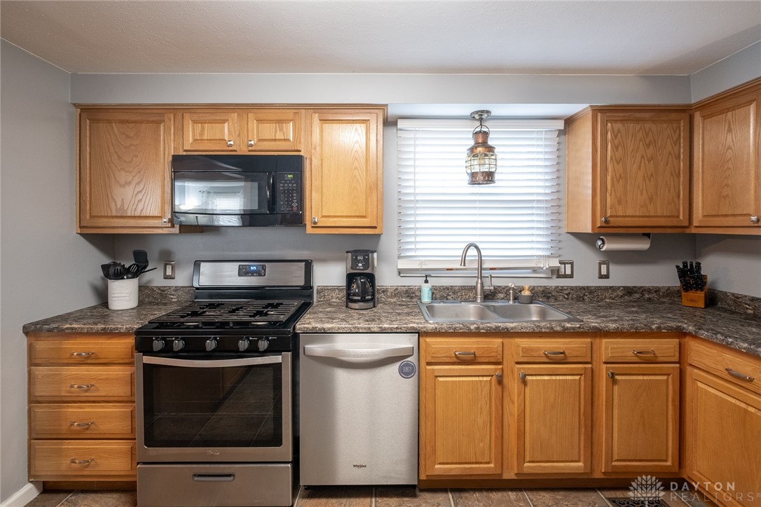 1481 Edenwood Drive, Beavercreek, Ohio image 11