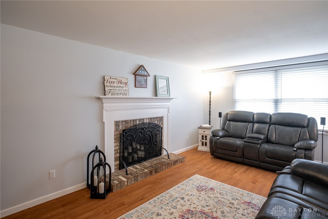 1481 Edenwood Drive, Beavercreek, Ohio image 3