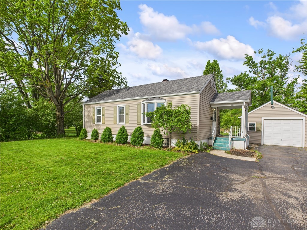 93 S Diamond Mill Road, Clayton, Ohio image 2