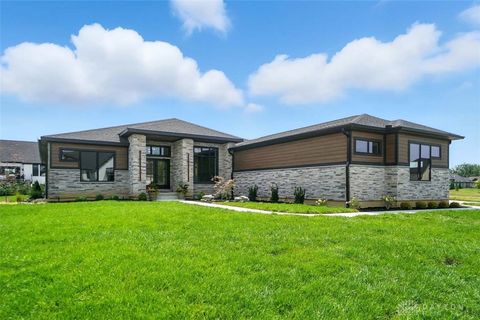 Photo of 1890 Horseshoe Bend, Dayton, OH 45458 (MLS # 951451)