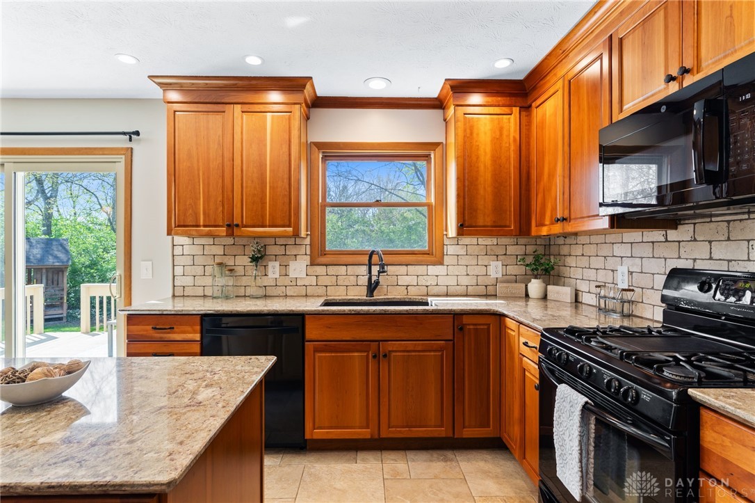 2287 S Ridge Court, Beavercreek, Ohio image 12