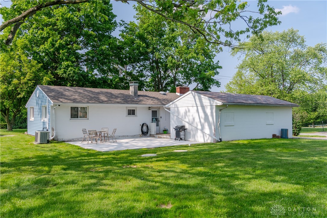 3093 Warner Drive, Fairborn, Ohio image 39