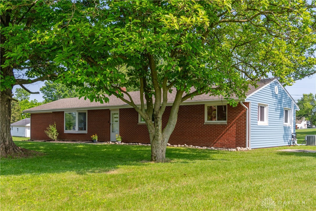3093 Warner Drive, Fairborn, Ohio image 1