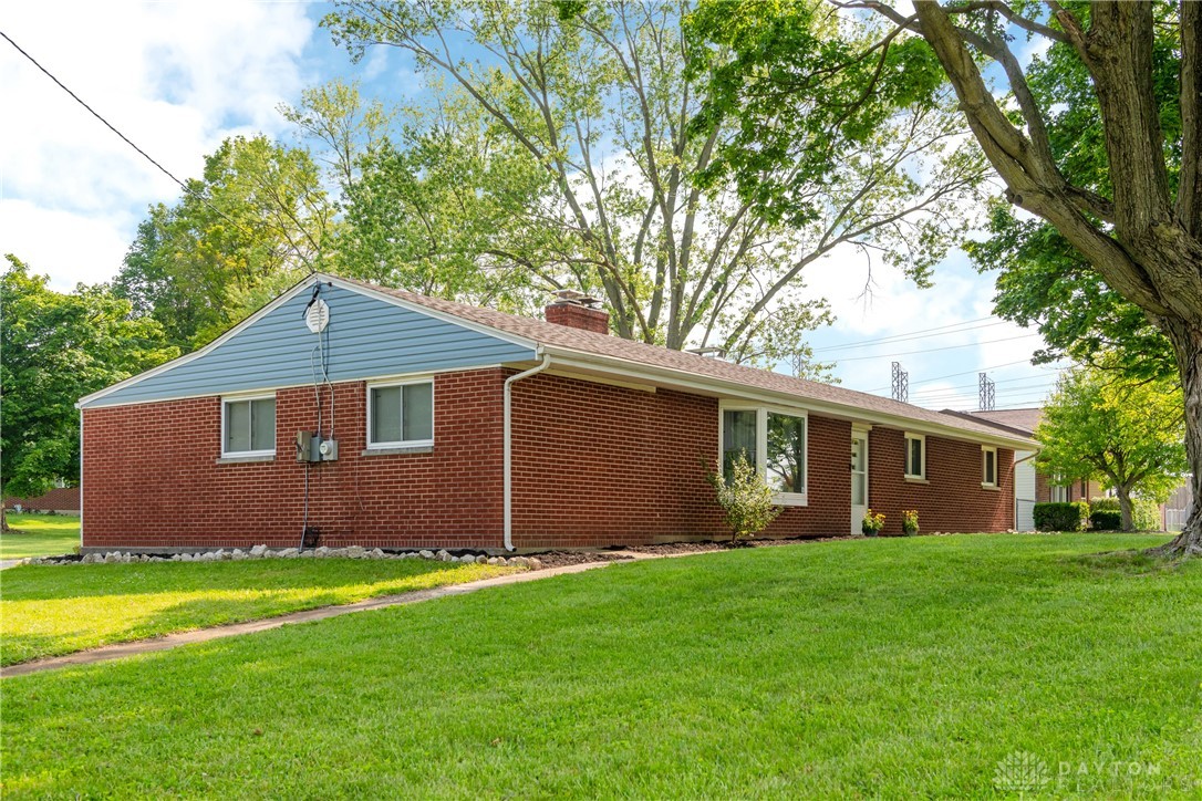 3093 Warner Drive, Fairborn, Ohio image 2