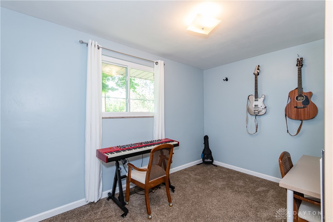 3093 Warner Drive, Fairborn, Ohio image 28