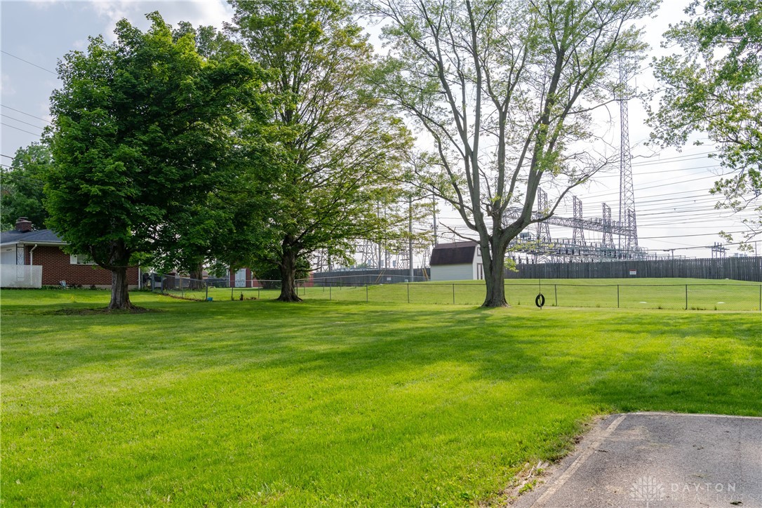3093 Warner Drive, Fairborn, Ohio image 40