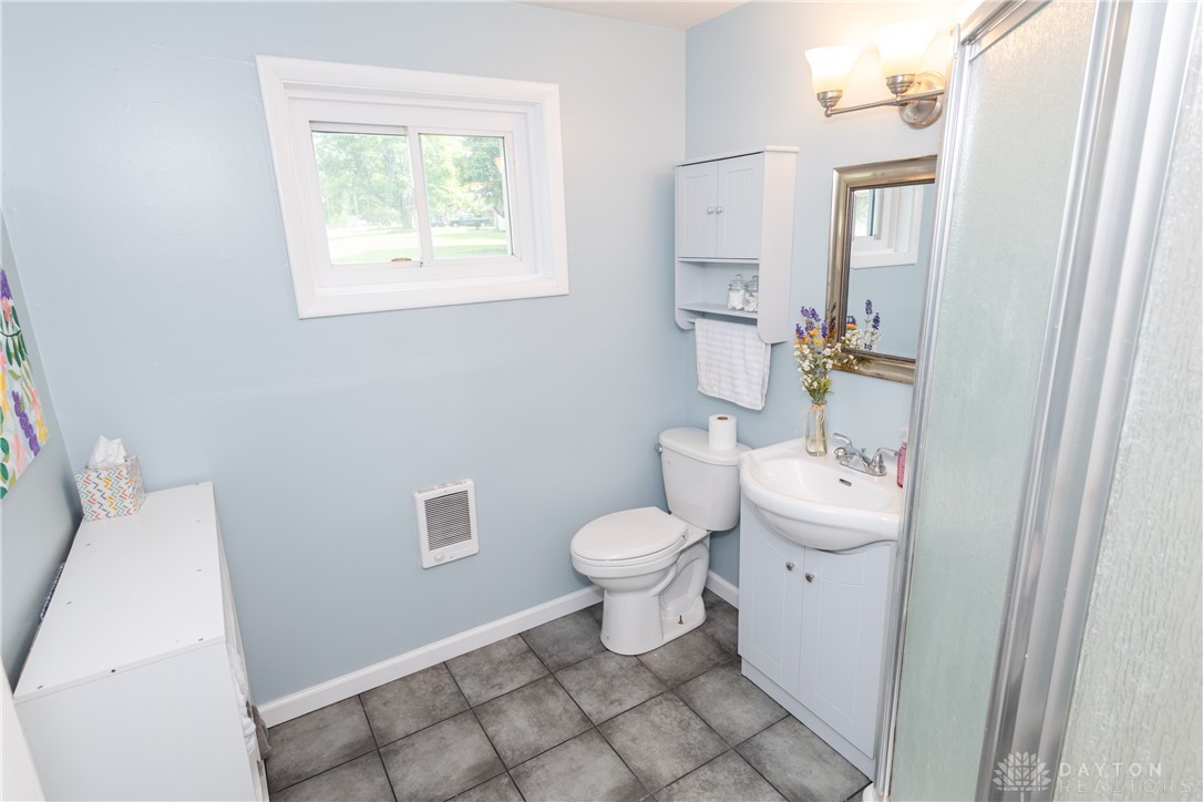 3093 Warner Drive, Fairborn, Ohio image 35