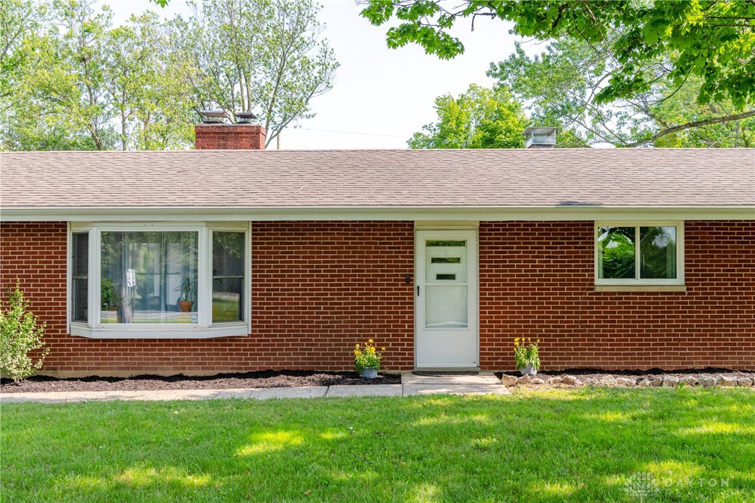 3093 Warner Drive, Fairborn, Ohio image 5