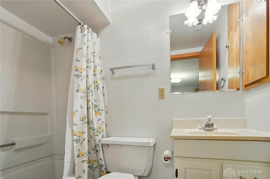 8076 Eastlawn Drive, Franklin, Ohio image 34