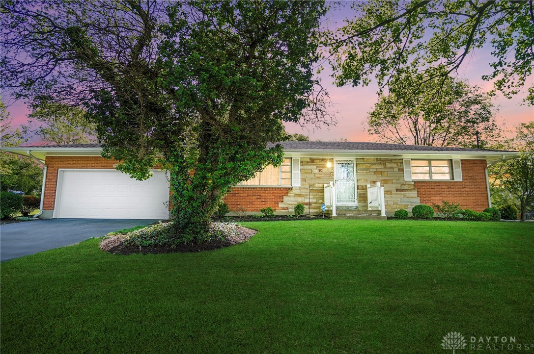 8076 Eastlawn Drive, Franklin, Ohio image 1