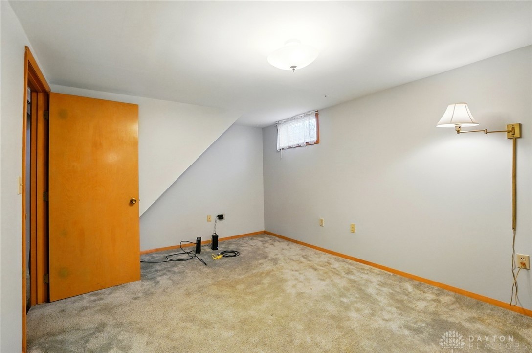 8076 Eastlawn Drive, Franklin, Ohio image 33