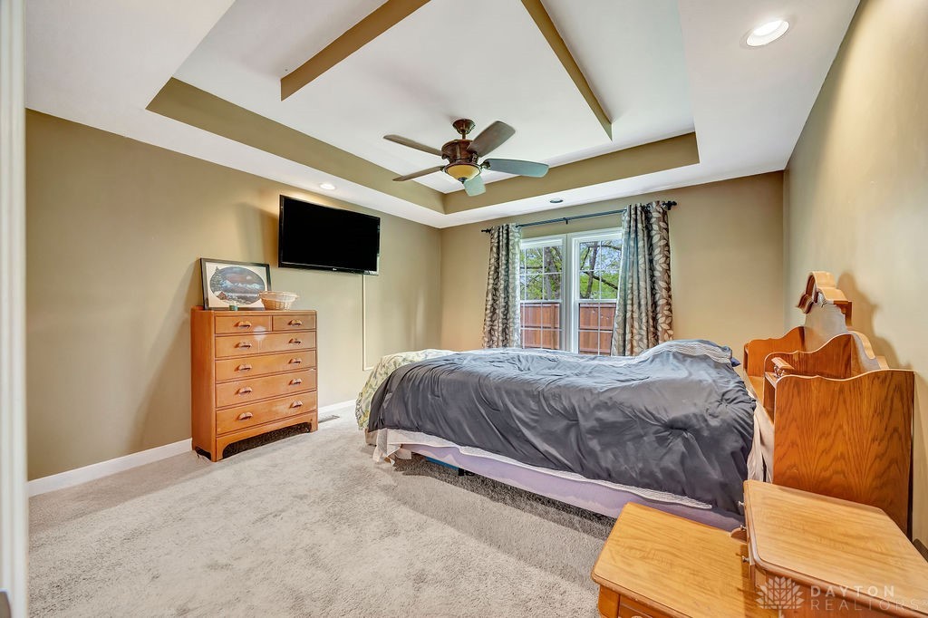 557 Lakengren Drive, Eaton, Ohio image 16