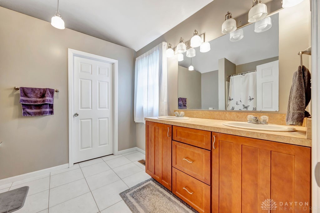 557 Lakengren Drive, Eaton, Ohio image 18