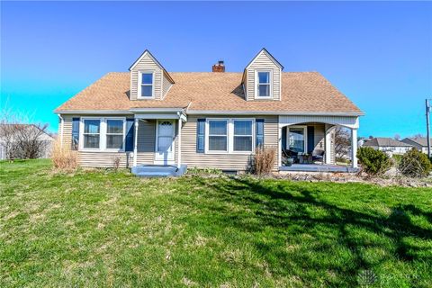Photo of 6549 Westbrook Road, Englewood, OH 45415 (MLS # 955672)