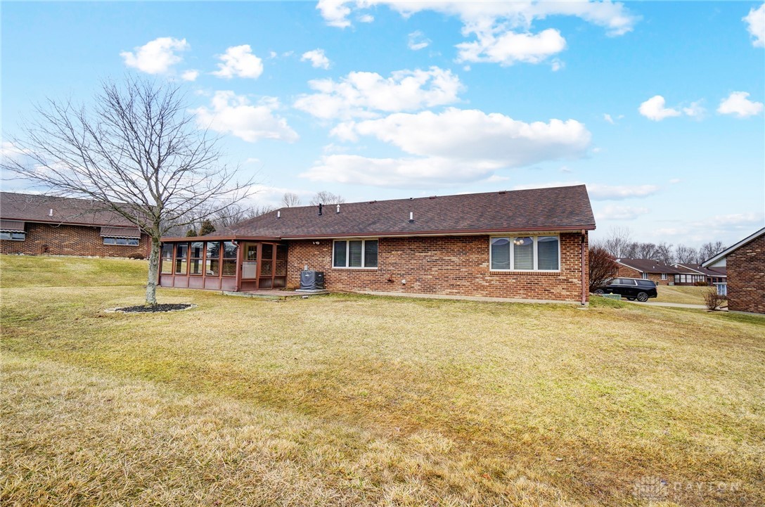 1133 Derby Rd, Springfield, Ohio image 16