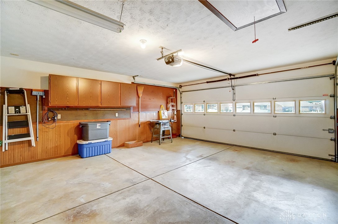 1133 Derby Rd, Springfield, Ohio image 13