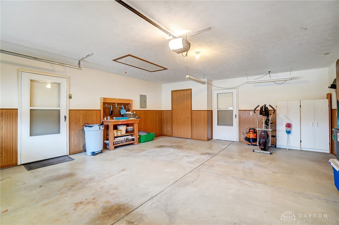 1133 Derby Rd, Springfield, Ohio image 14