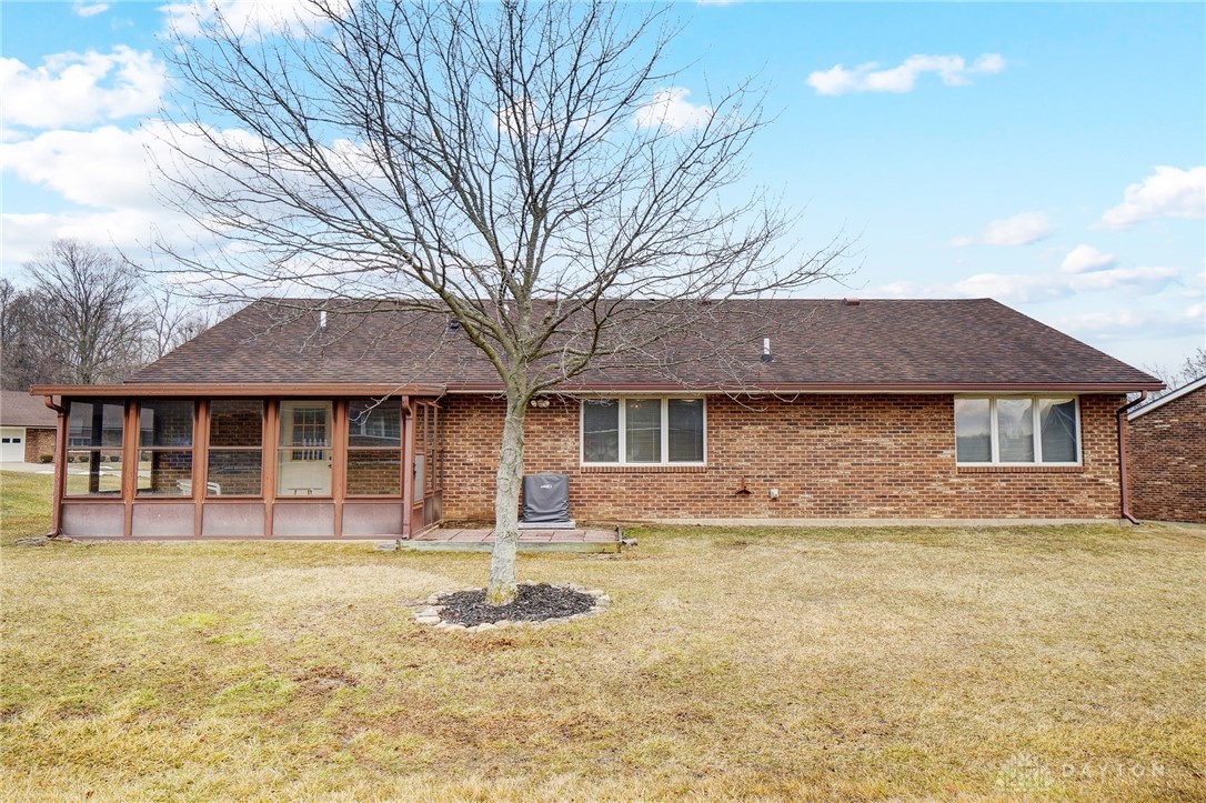 1133 Derby Rd, Springfield, Ohio image 15