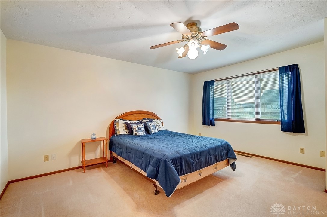 1133 Derby Rd, Springfield, Ohio image 8