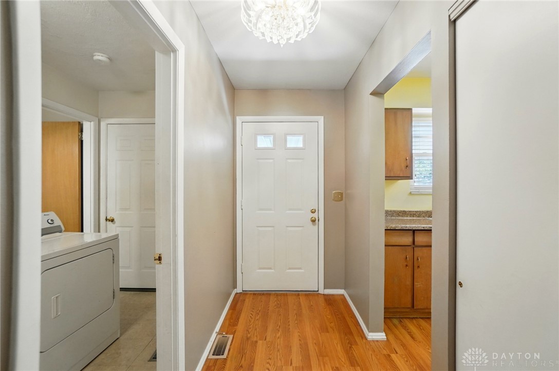 2873 Marigold Drive, Dayton, Ohio image 38