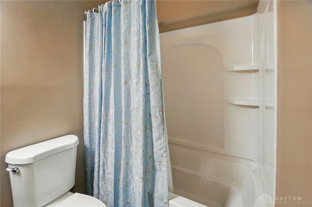 2873 Marigold Drive, Dayton, Ohio image 32